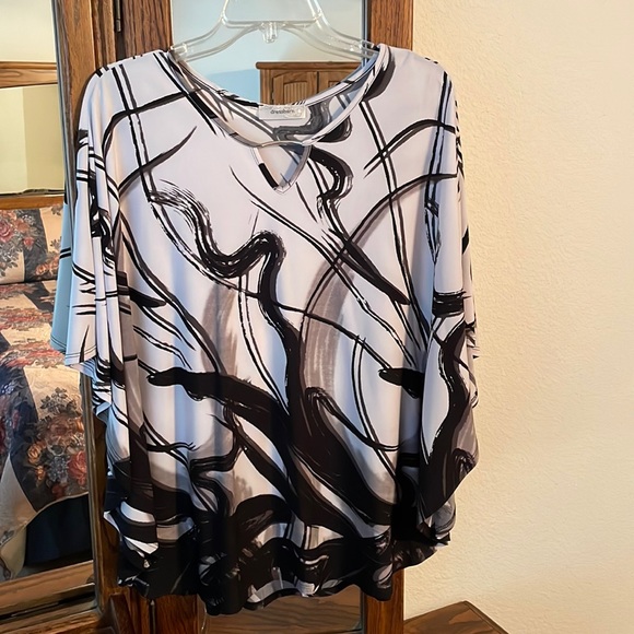 Dressbarn Blouse w/Butterfly Sleeves - Picture 1 of 7